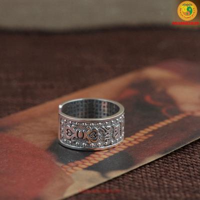 Nhẫn bạc khắc chú Om Mani Padme Hum và Bát Nhã Tâm Kinh